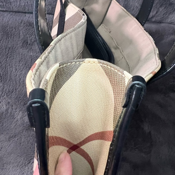 Authentic Burberry Nova Check Tote - Picture 7 of 16